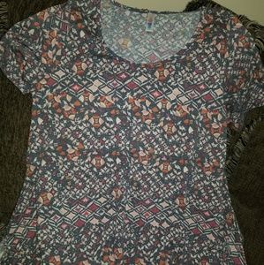 Lularoe- Perfect T